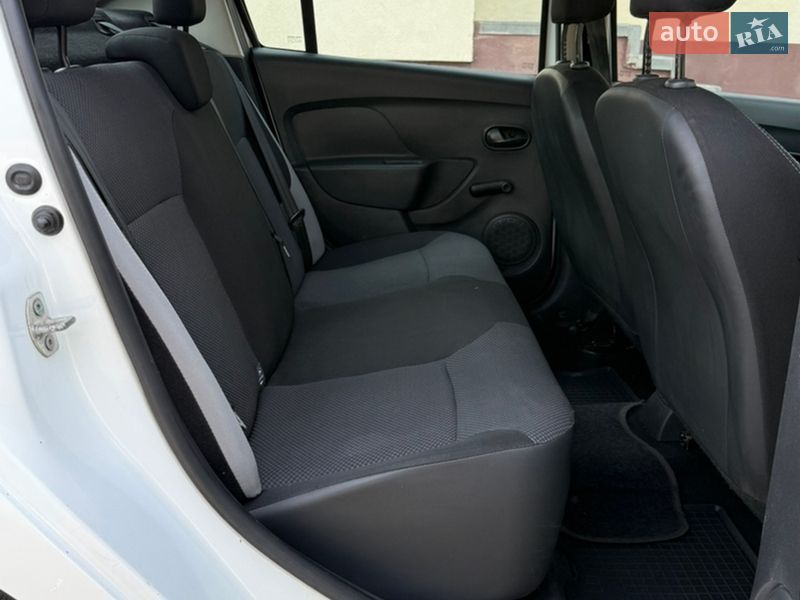 Седан Renault Logan 2015 в Красилове фото 31 Седан Renault Logan 2015 в Красилове