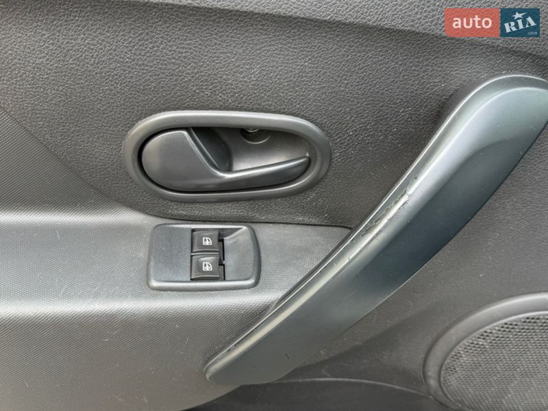 Седан Renault Logan 2015 в Красилове фото 35 Седан Renault Logan 2015 в Красилове