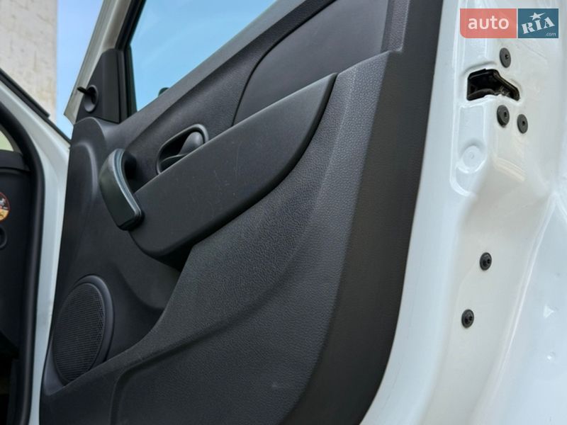 Седан Renault Logan 2015 в Красилове фото 42 Седан Renault Logan 2015 в Красилове