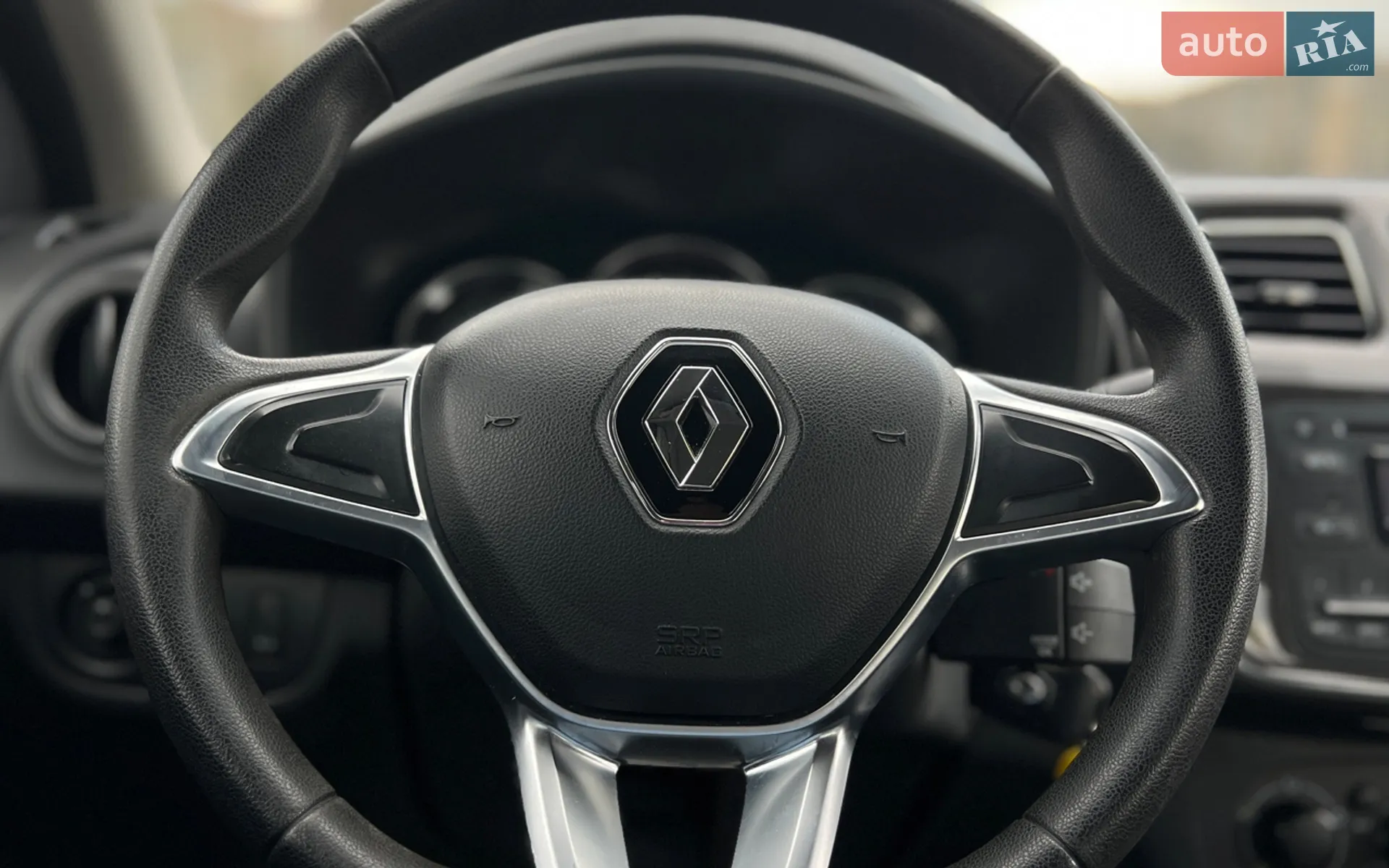 2017 Renault Logan - мініатюра 11