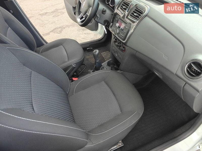 Седан Renault Logan 2017 в Киеве