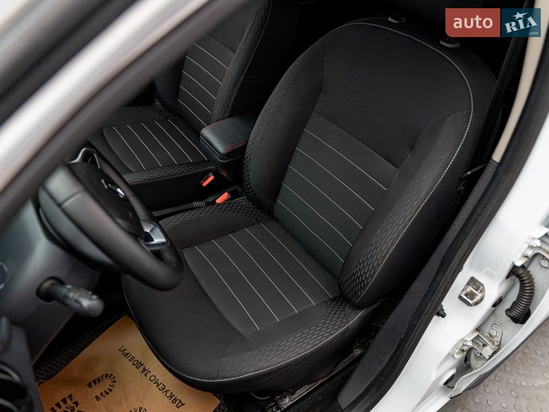 Седан Renault Logan 2020 в Киеве