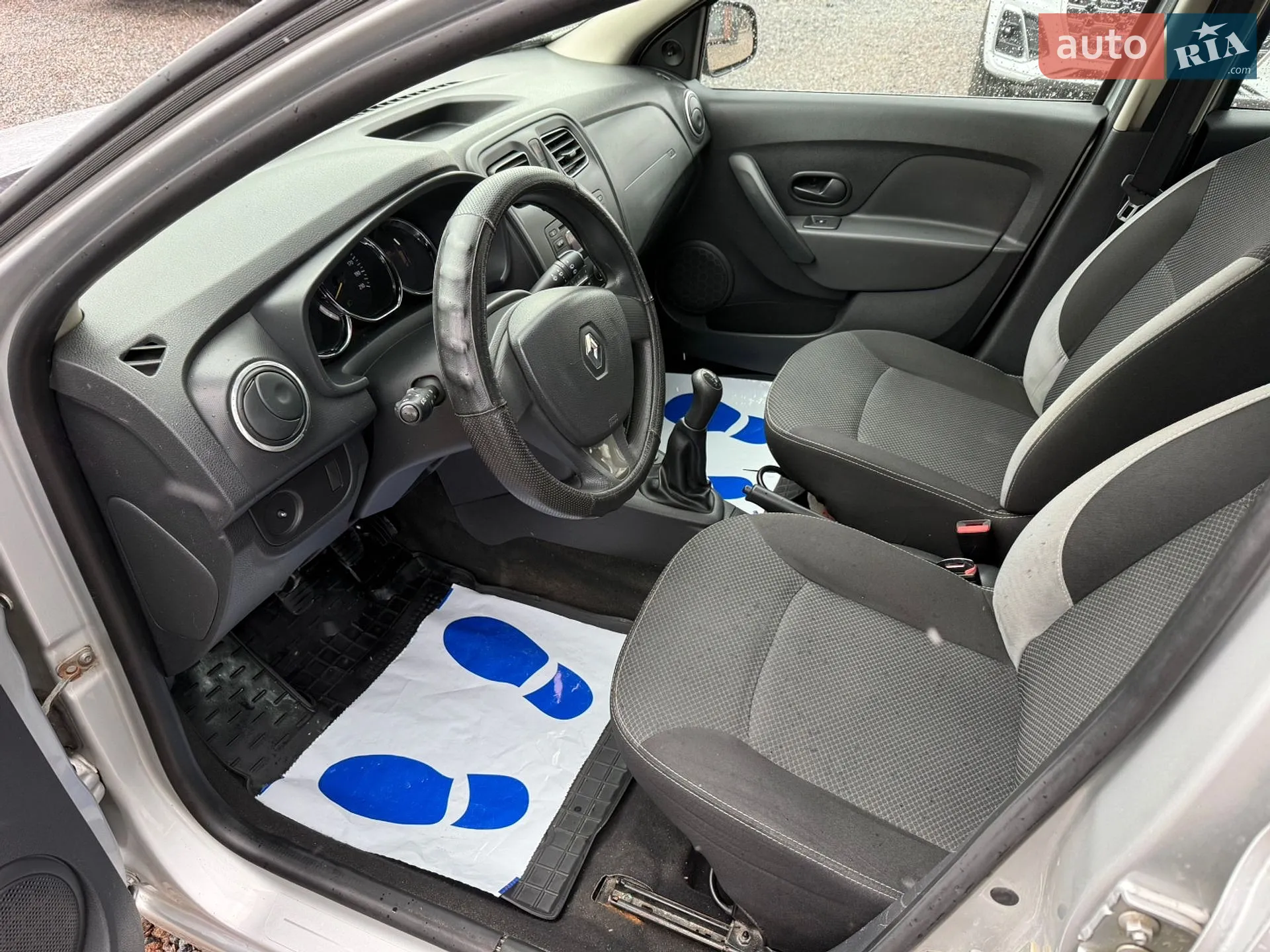 2014 Renault Logan - мініатюра 23