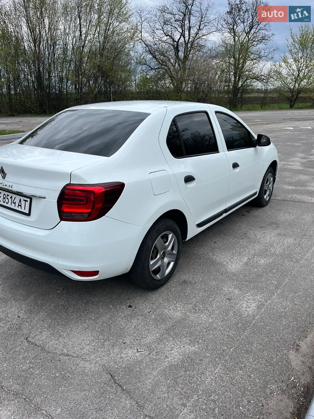 2020 Renault Logan - фото 1
