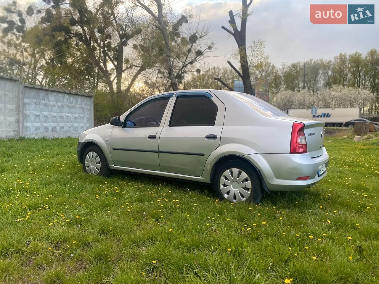2011 Renault Logan - мініатюра 7