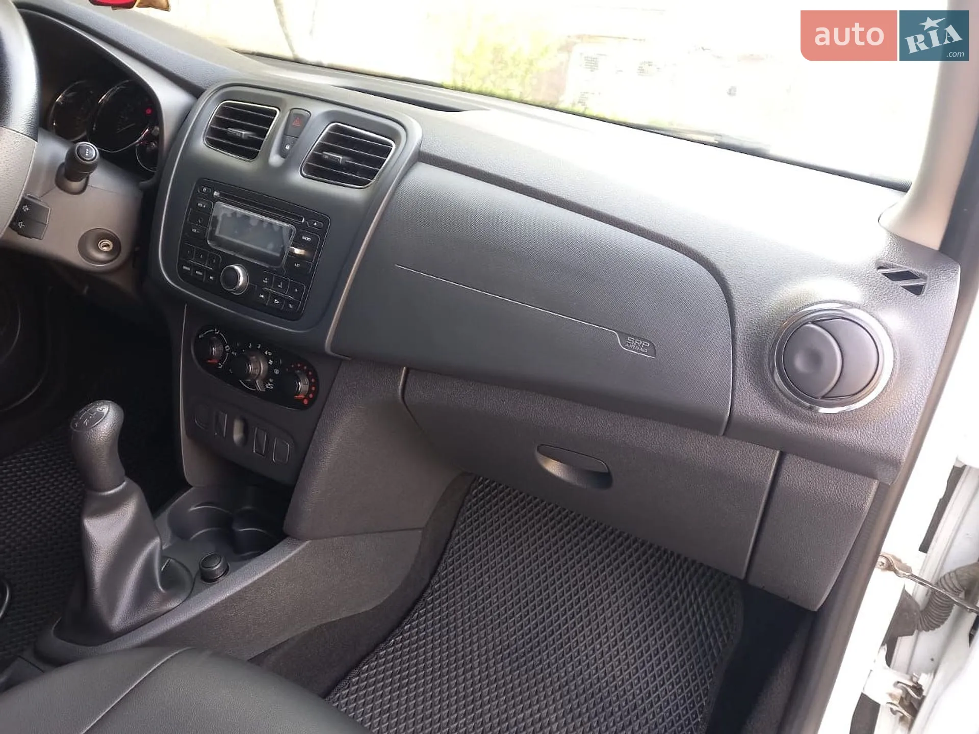 2016 Renault Logan - мініатюра 25