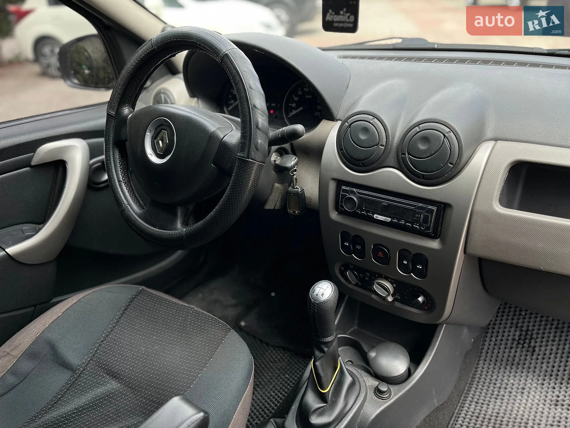 2011 Renault Logan - мініатюра 21