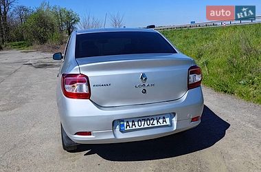 Седан Renault Logan 2015 в Калиновке