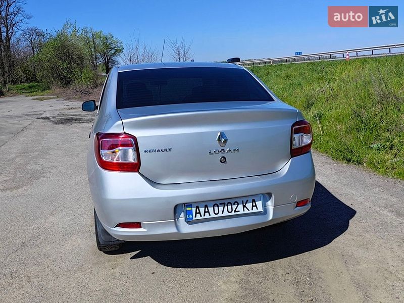 Седан Renault Logan 2015 в Калиновке