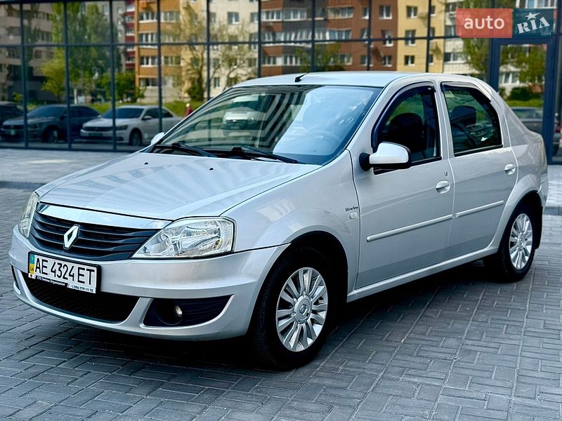 Седан Renault Logan 2011 в Днепре