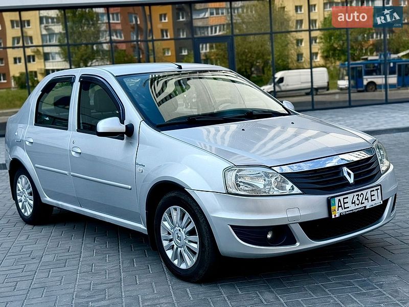 Седан Renault Logan 2011 в Днепре