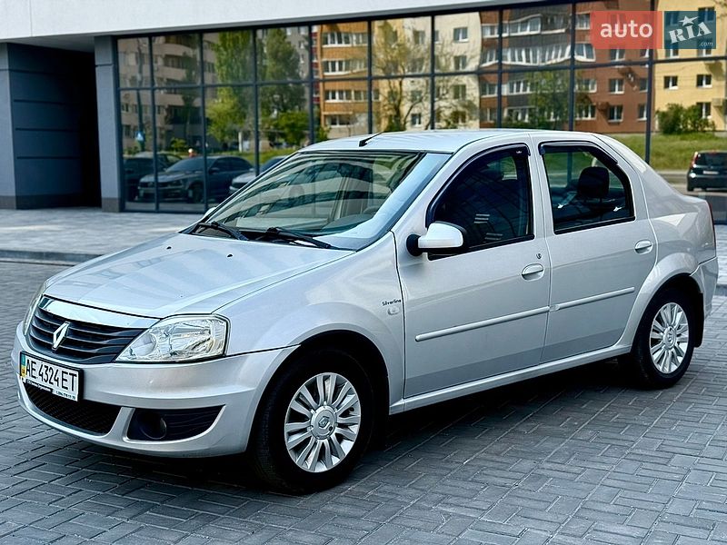 Седан Renault Logan 2011 в Днепре