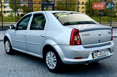 Седан Renault Logan 2011 в Днепре