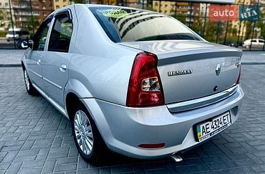 Седан Renault Logan 2011 в Днепре
