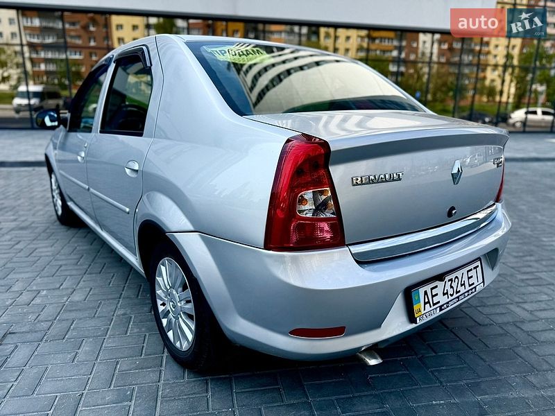 Седан Renault Logan 2011 в Днепре