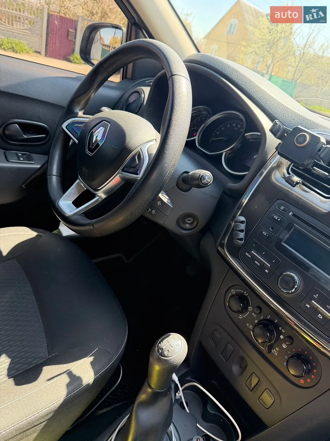 2017 Renault Logan - мініатюра 23