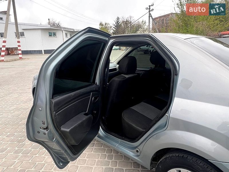 Седан Renault Logan 2010 в Козельщині