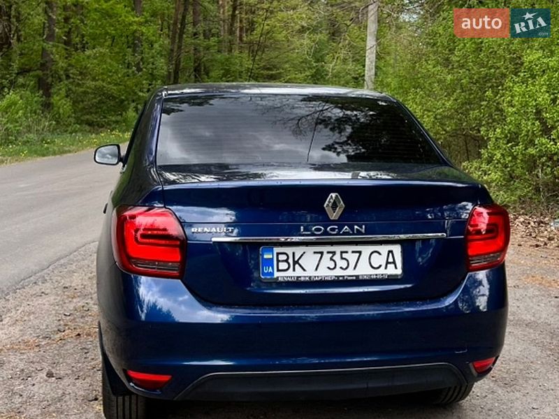 Седан Renault Logan 2017 в Киверцах