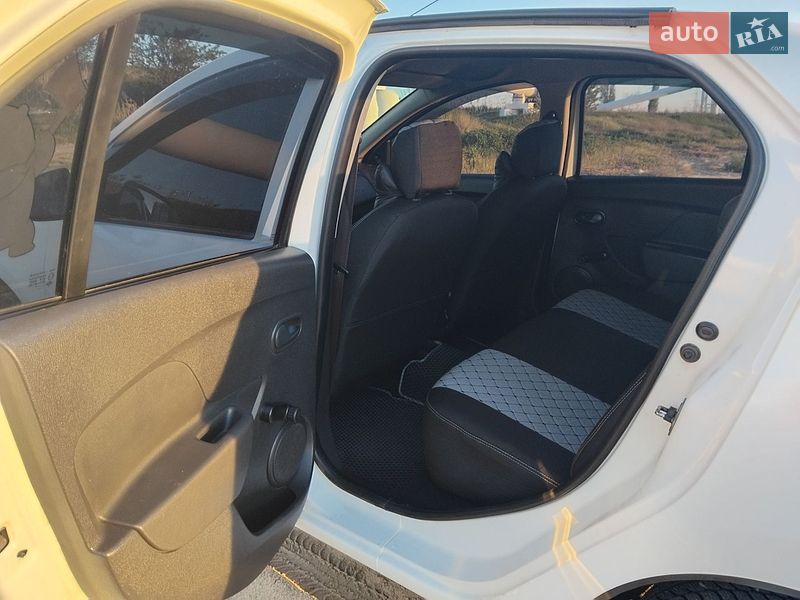 Седан Renault Logan 2014 в Одесі