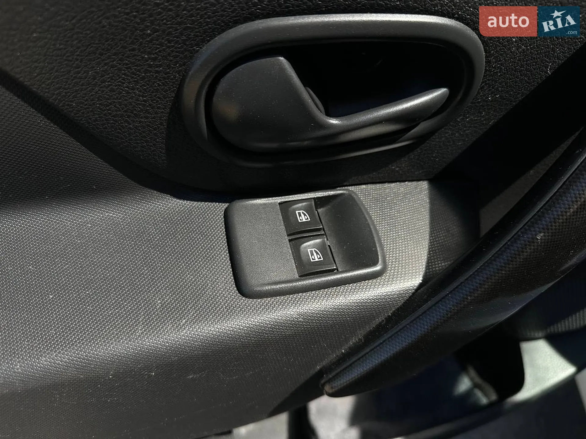 2017 Renault Logan - мініатюра 9