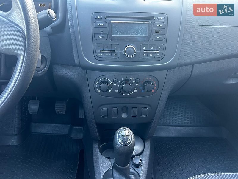 Седан Renault Logan 2014 в Чернигове