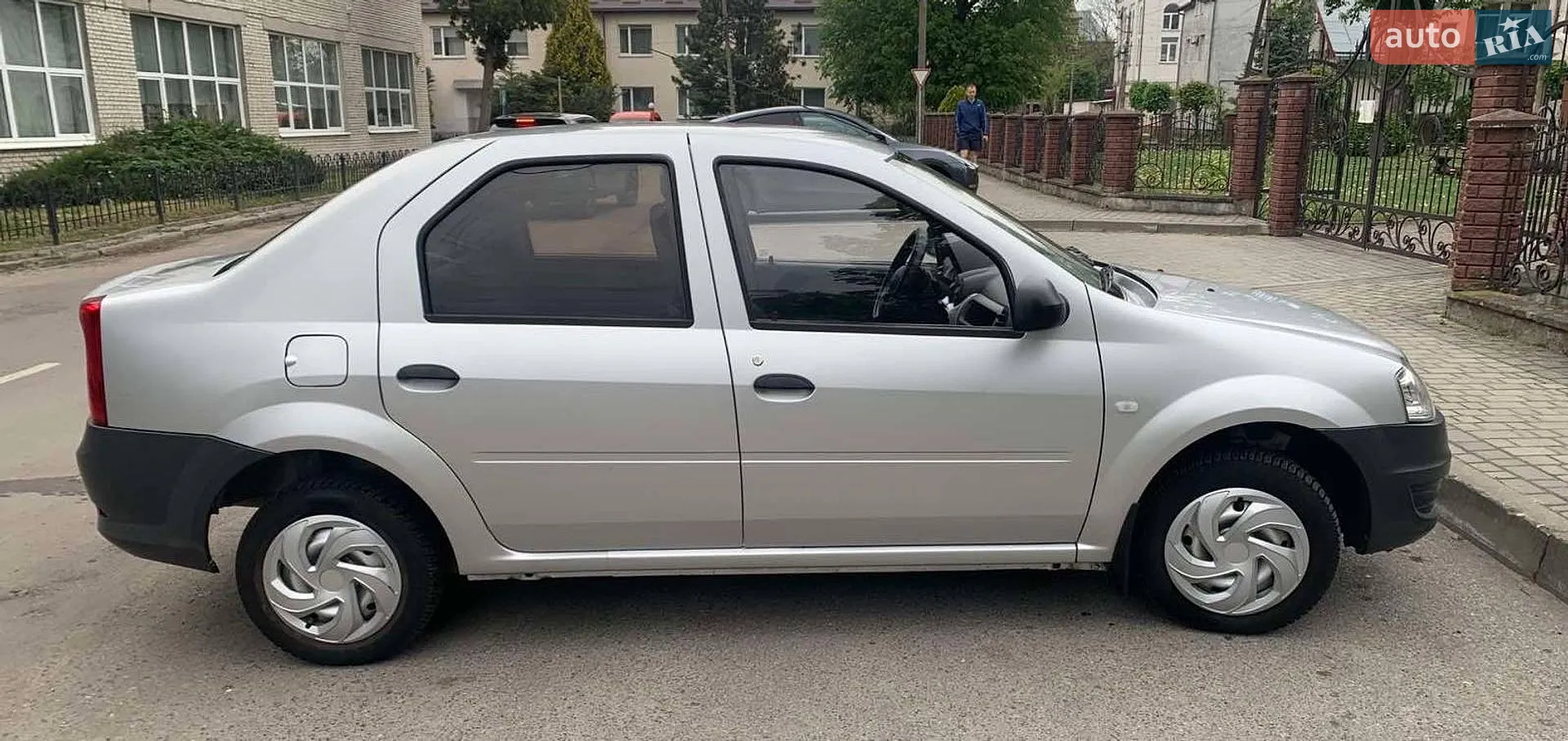 2010 Renault Logan - мініатюра 6