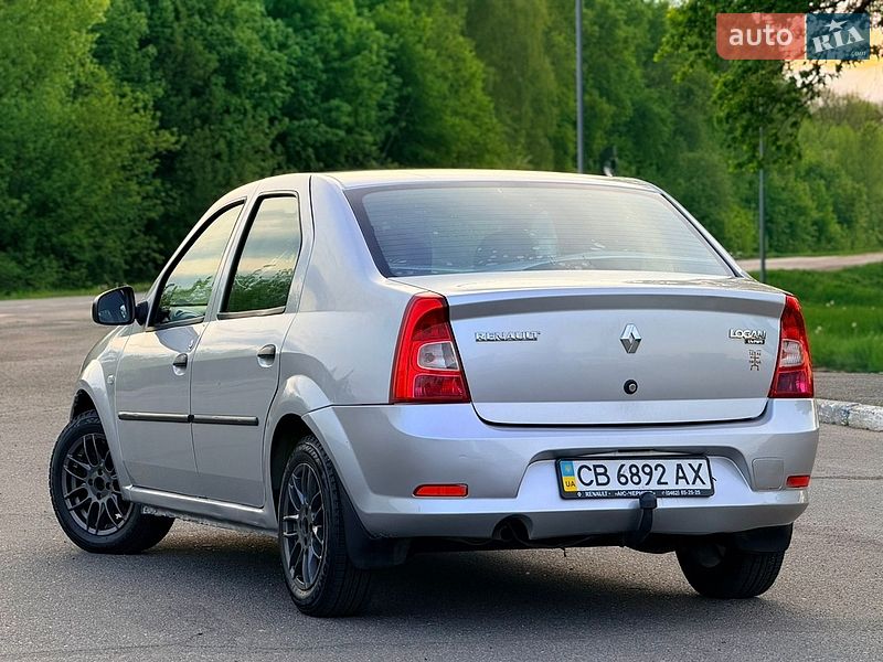 Седан Renault Logan 2011 в Мене