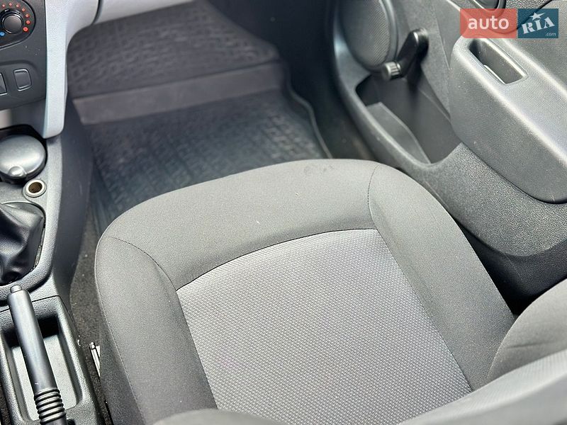 Седан Renault Logan 2014 в Черновцах
