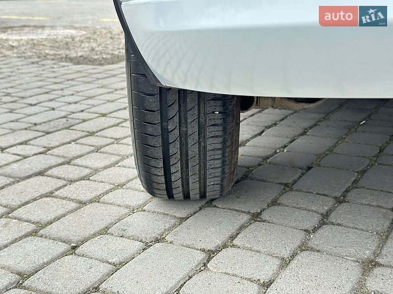Седан Renault Logan 2014 в Черновцах