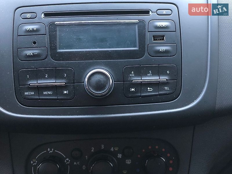 Renault Logan, фото из объявления