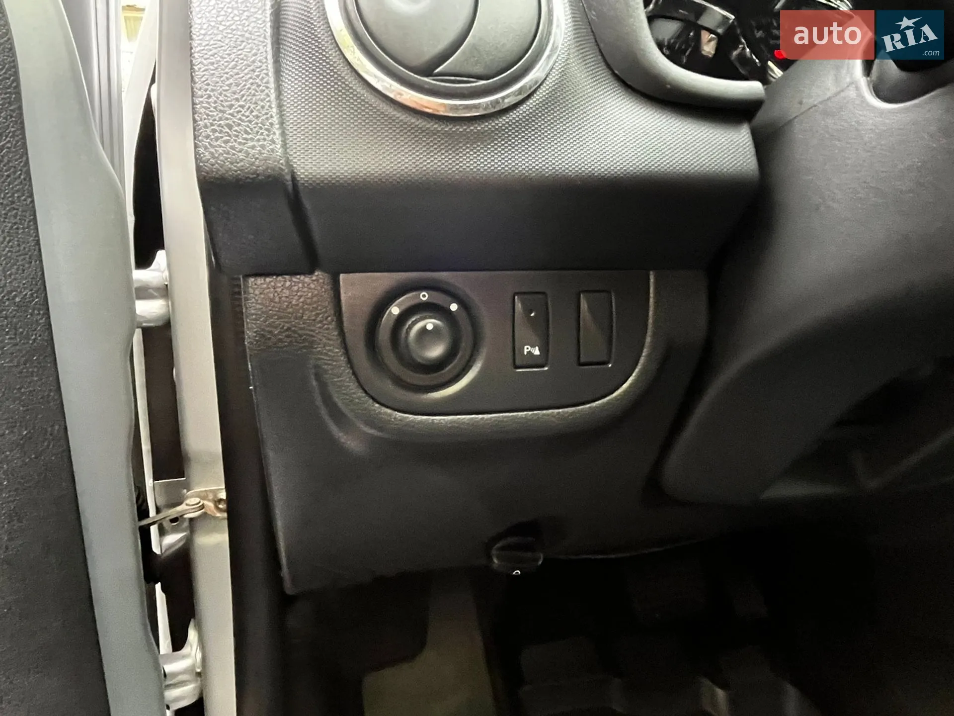 2016 Renault Logan - мініатюра 15