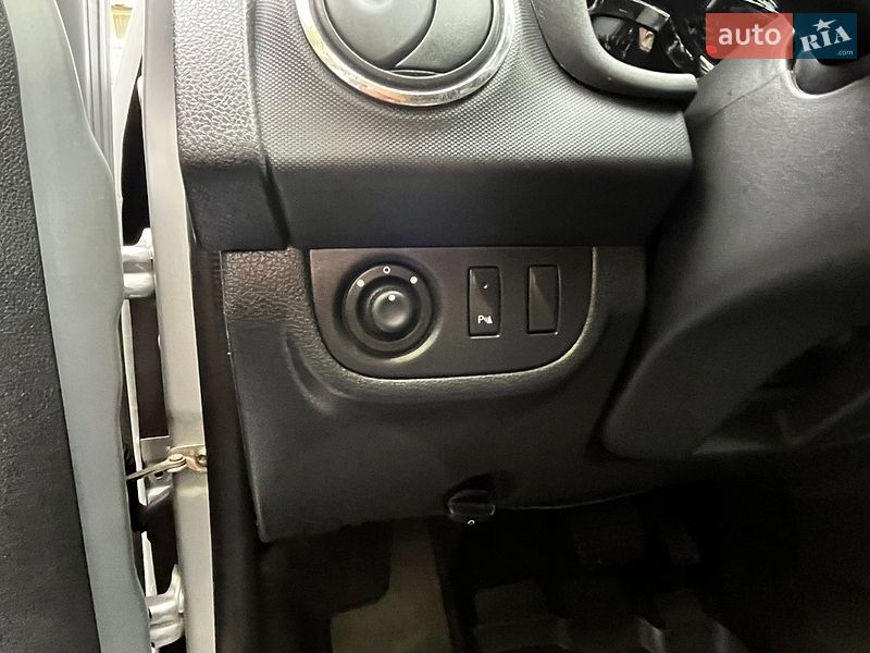 Універсал Renault Logan 2016 в Одесі фото 15 Універсал Renault Logan 2016 в Одесі