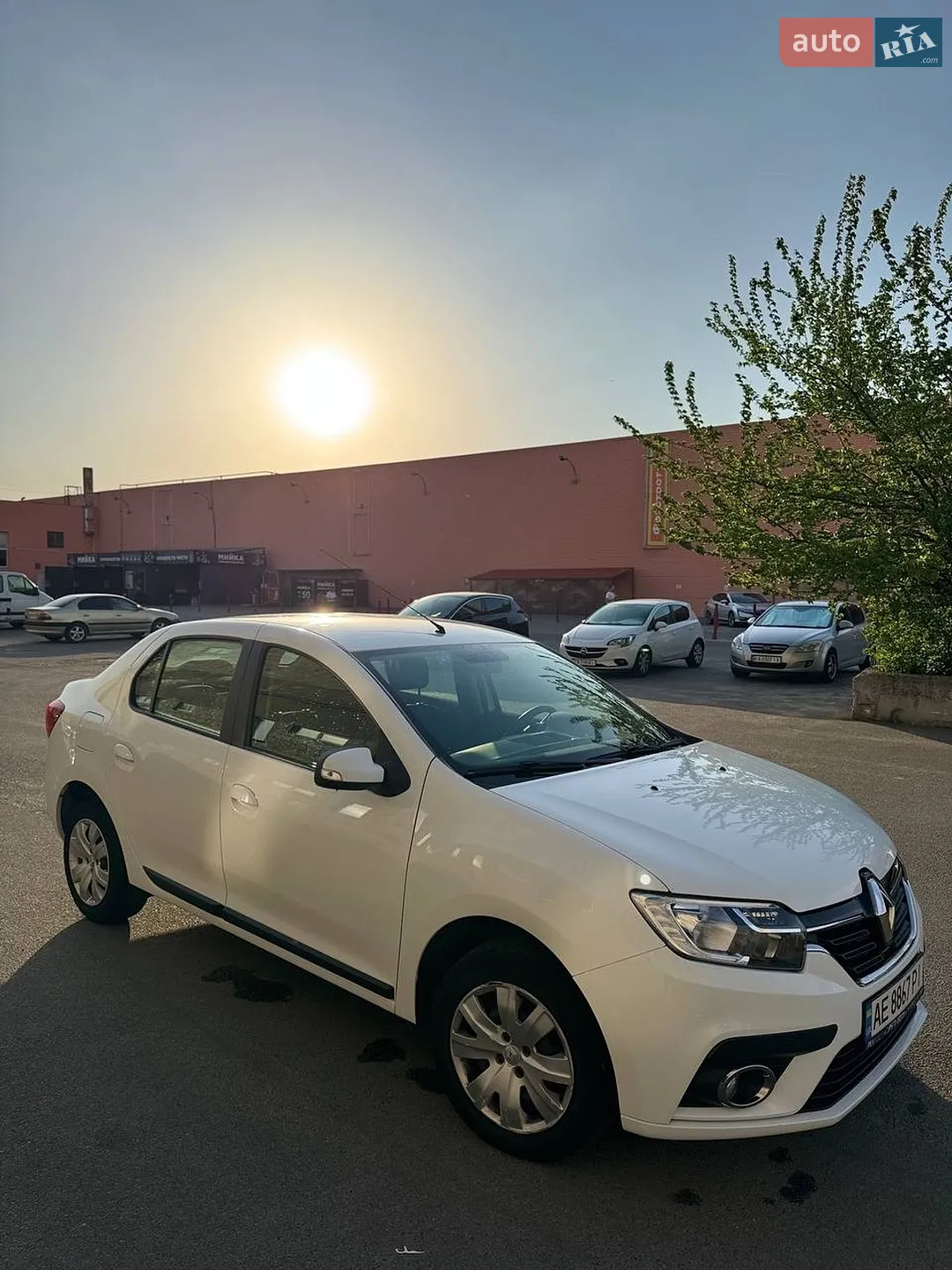 2020 Renault Logan - мініатюра 2