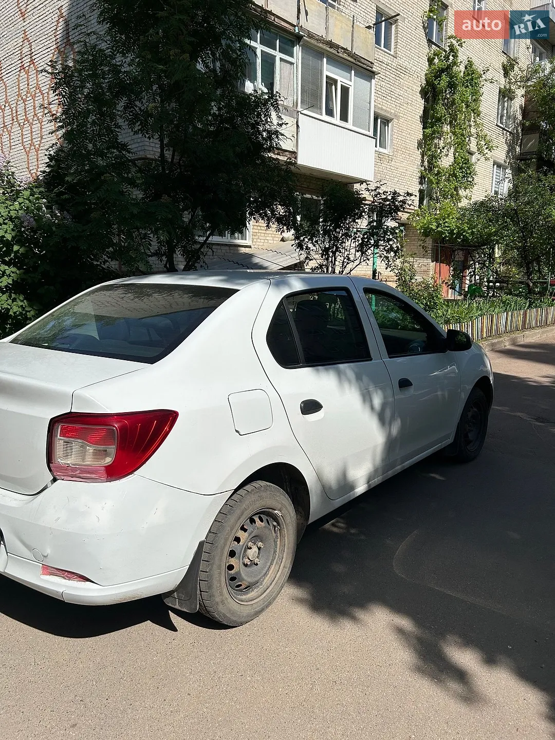 2014 Renault Logan - мініатюра 4