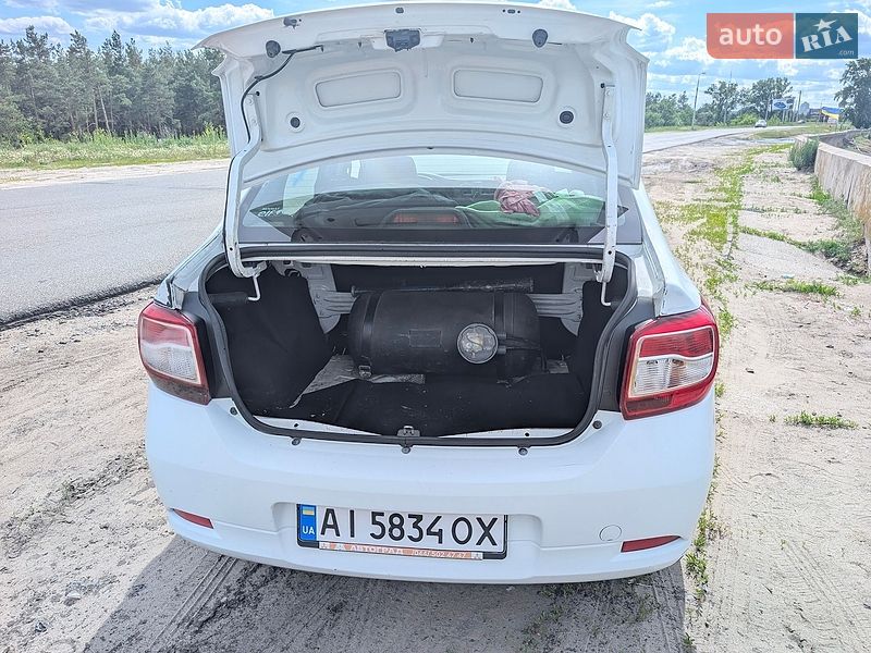 Седан Renault Logan 2013 в Вышгороде