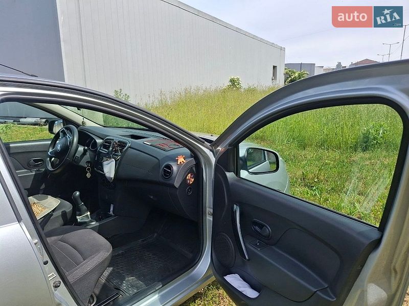 Седан Renault Logan 2021 в Нововолынске