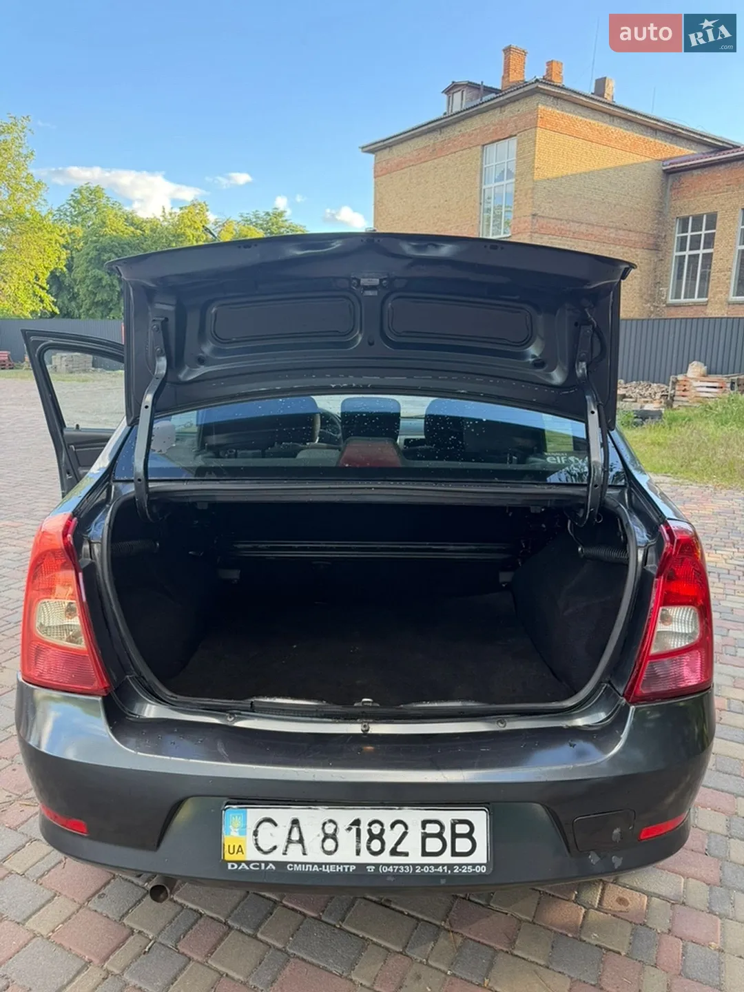 2010 Renault Logan - мініатюра 9