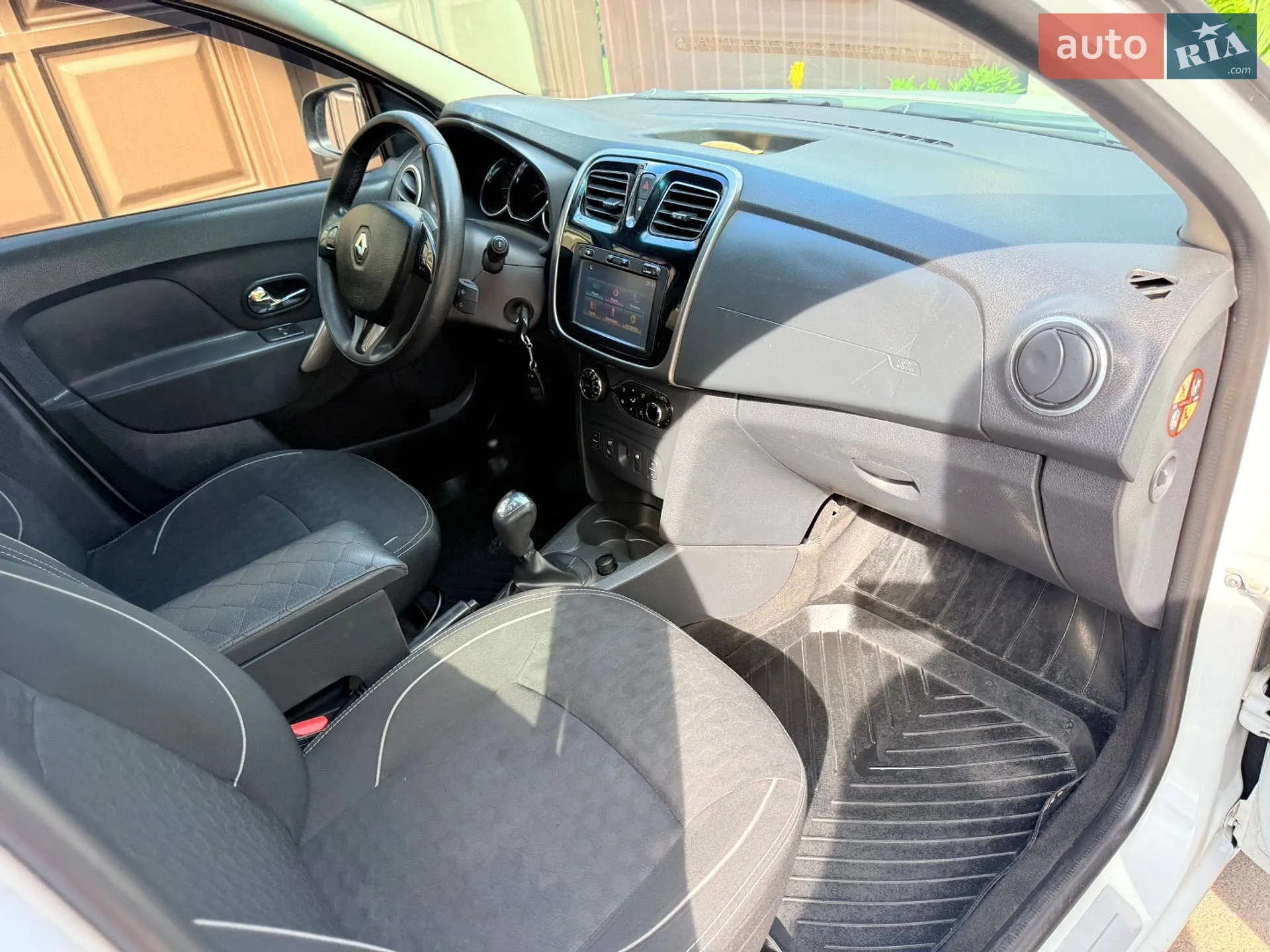2016 Renault Logan - мініатюра 33