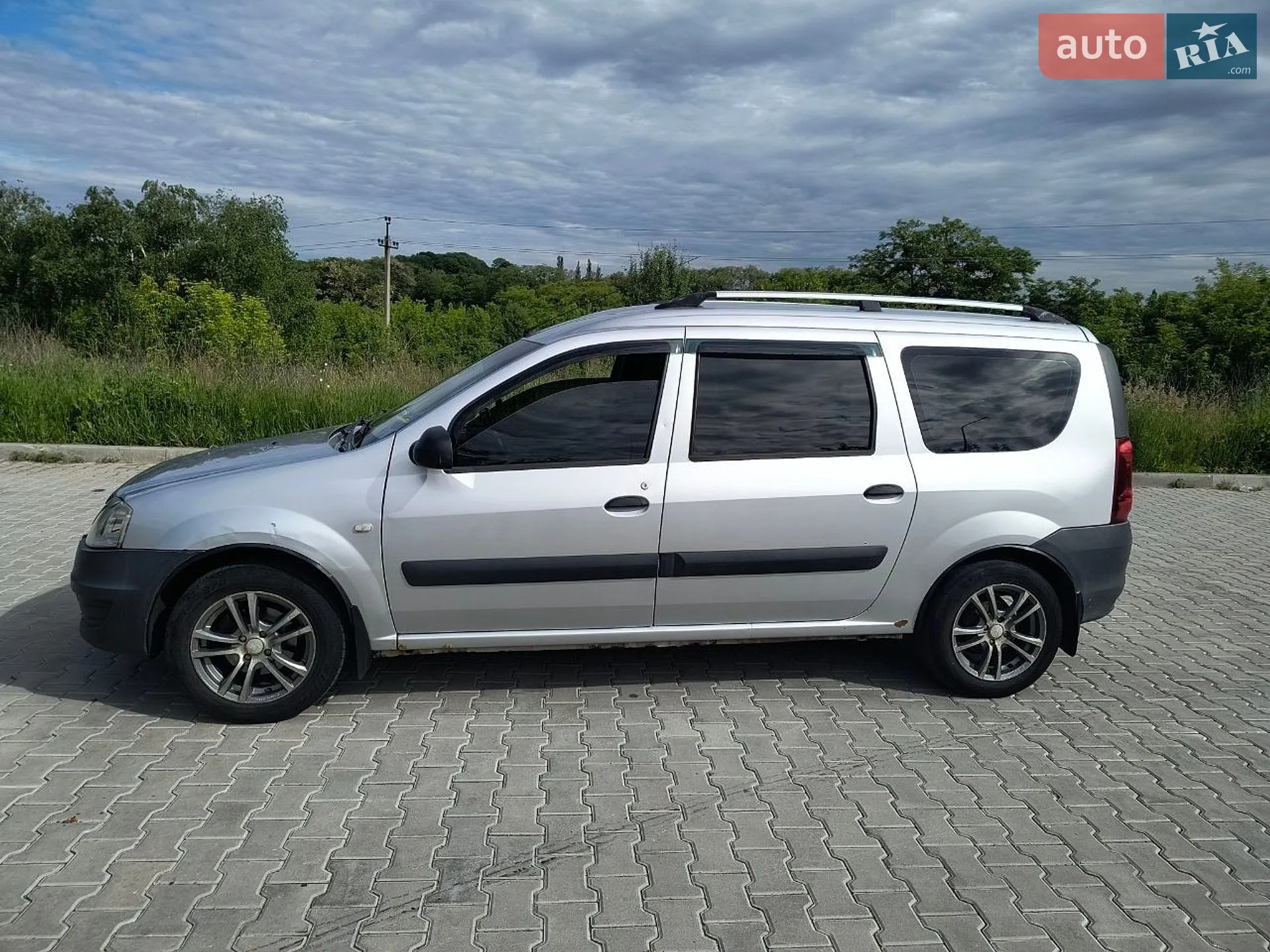 2010 Renault Logan - мініатюра 2
