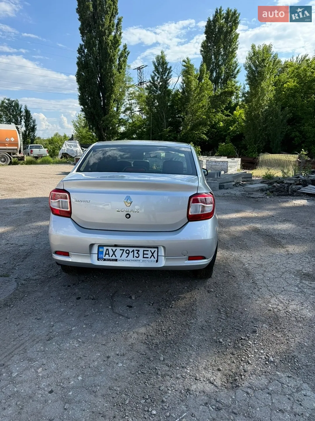2015 Renault Logan - мініатюра 2