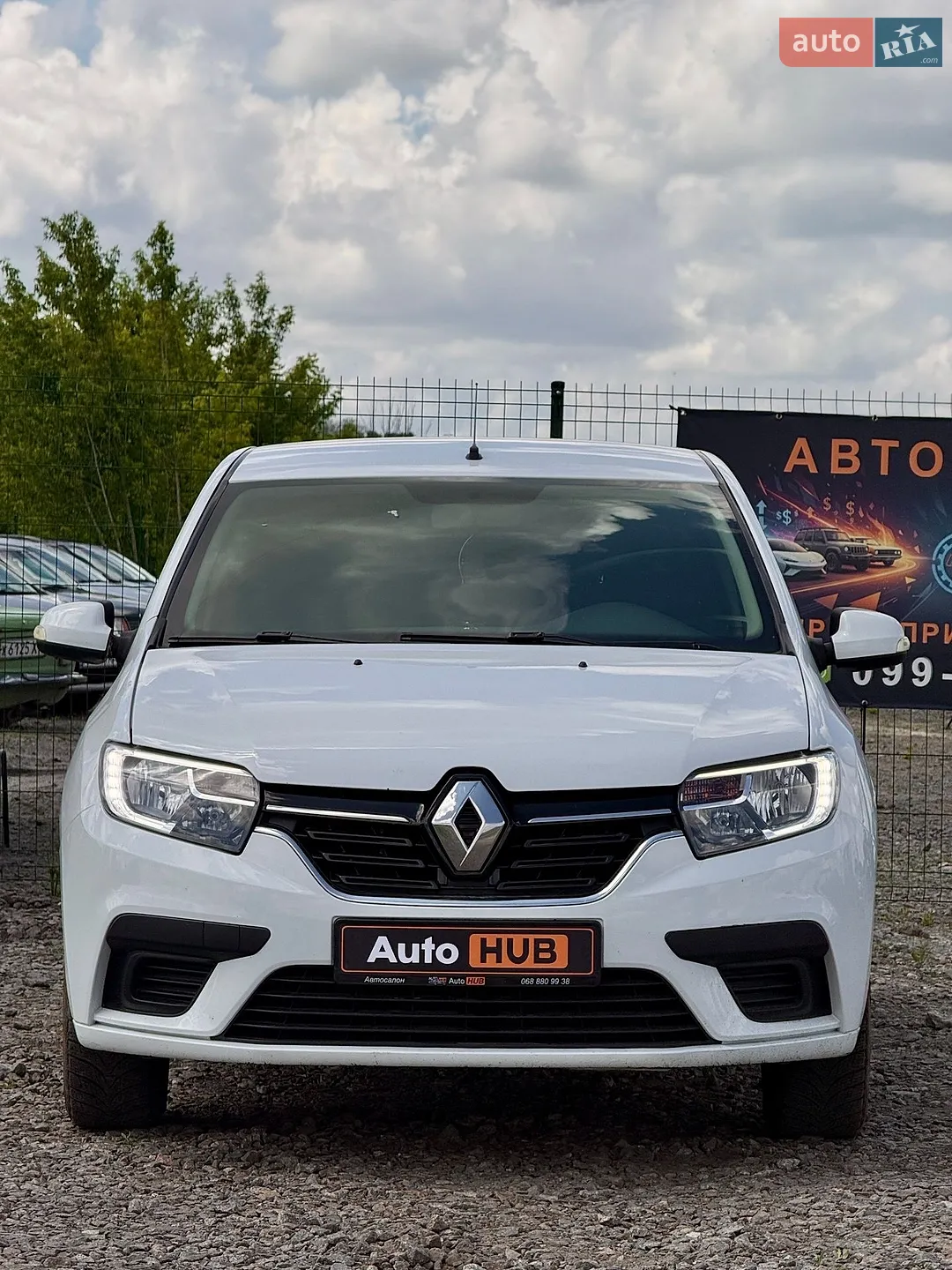 2020 Renault Logan - мініатюра 2