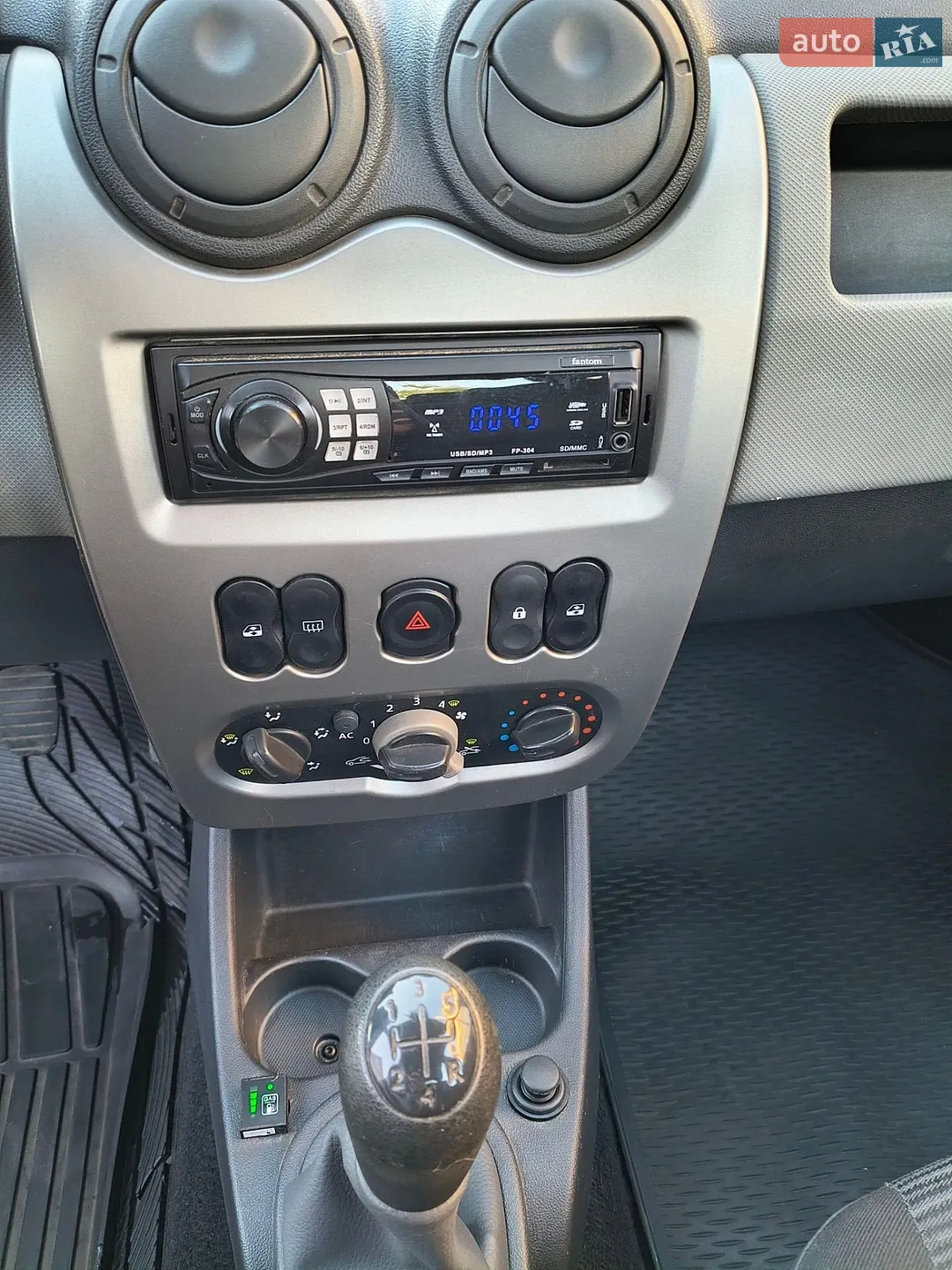 2011 Renault Logan - мініатюра 20