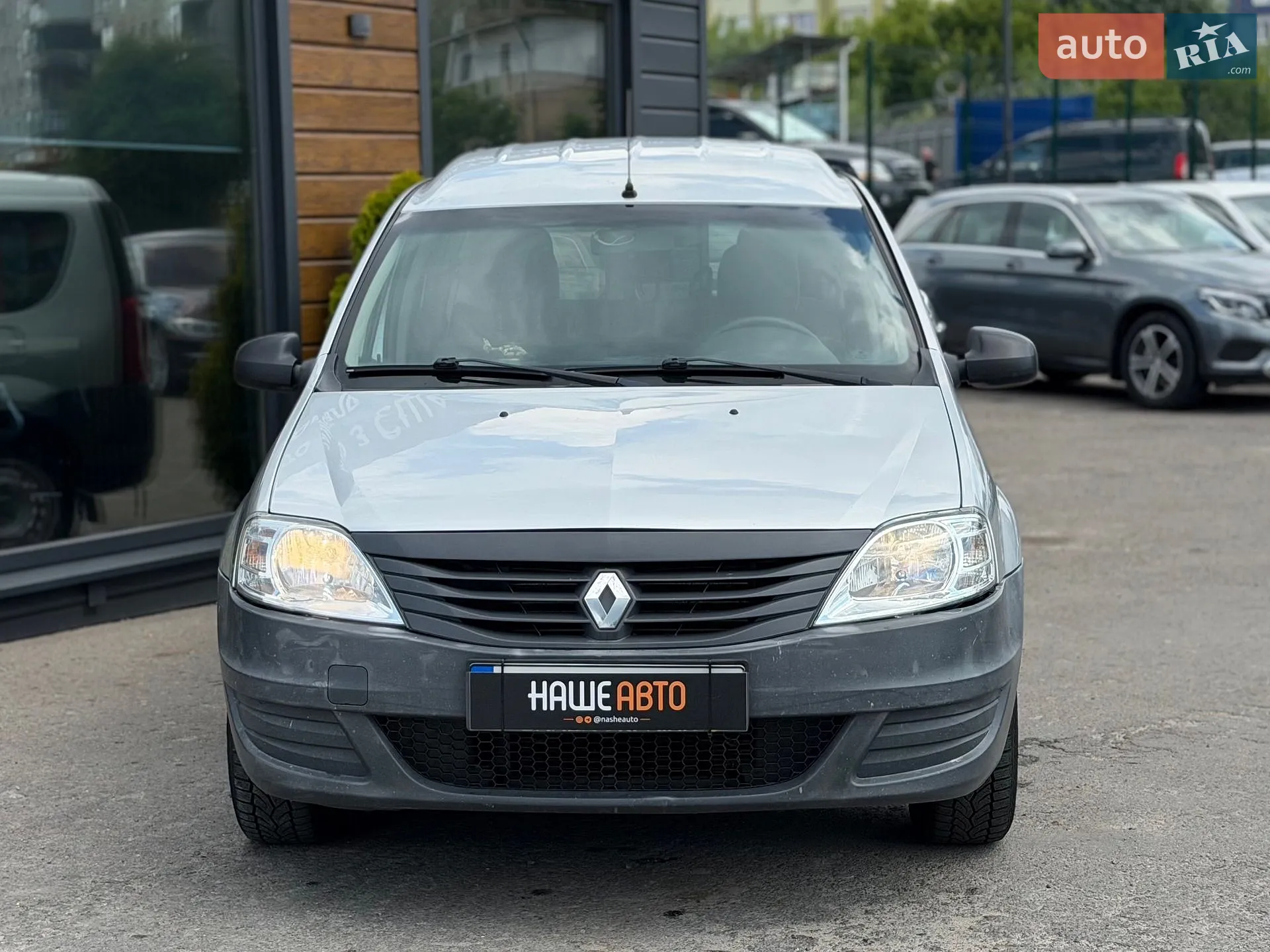 2010 Renault Logan - мініатюра 5