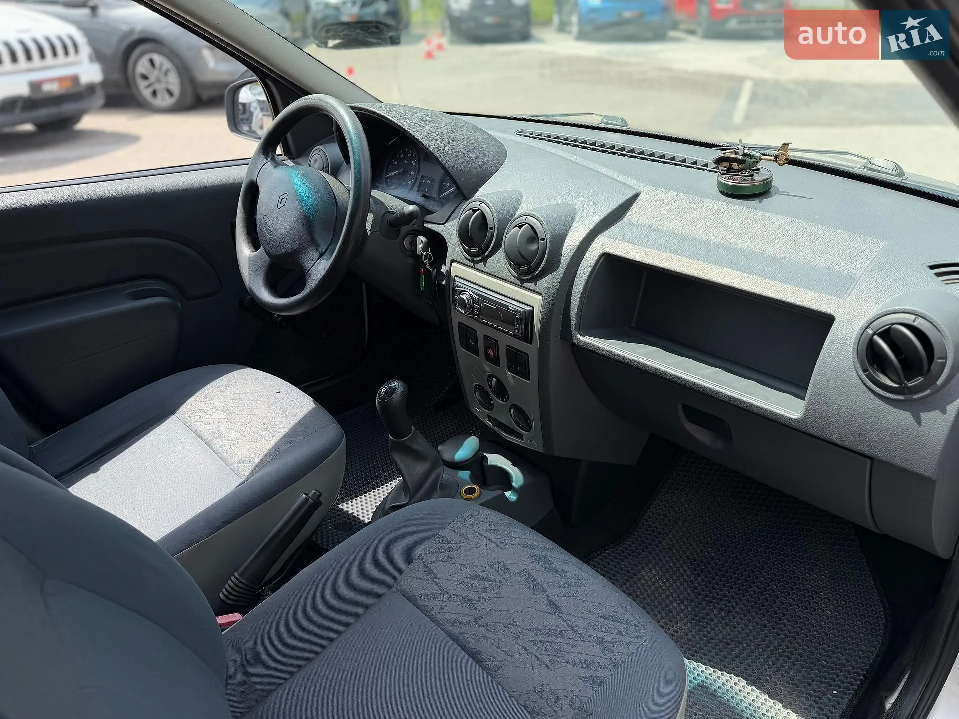 2010 Renault Logan - мініатюра 24