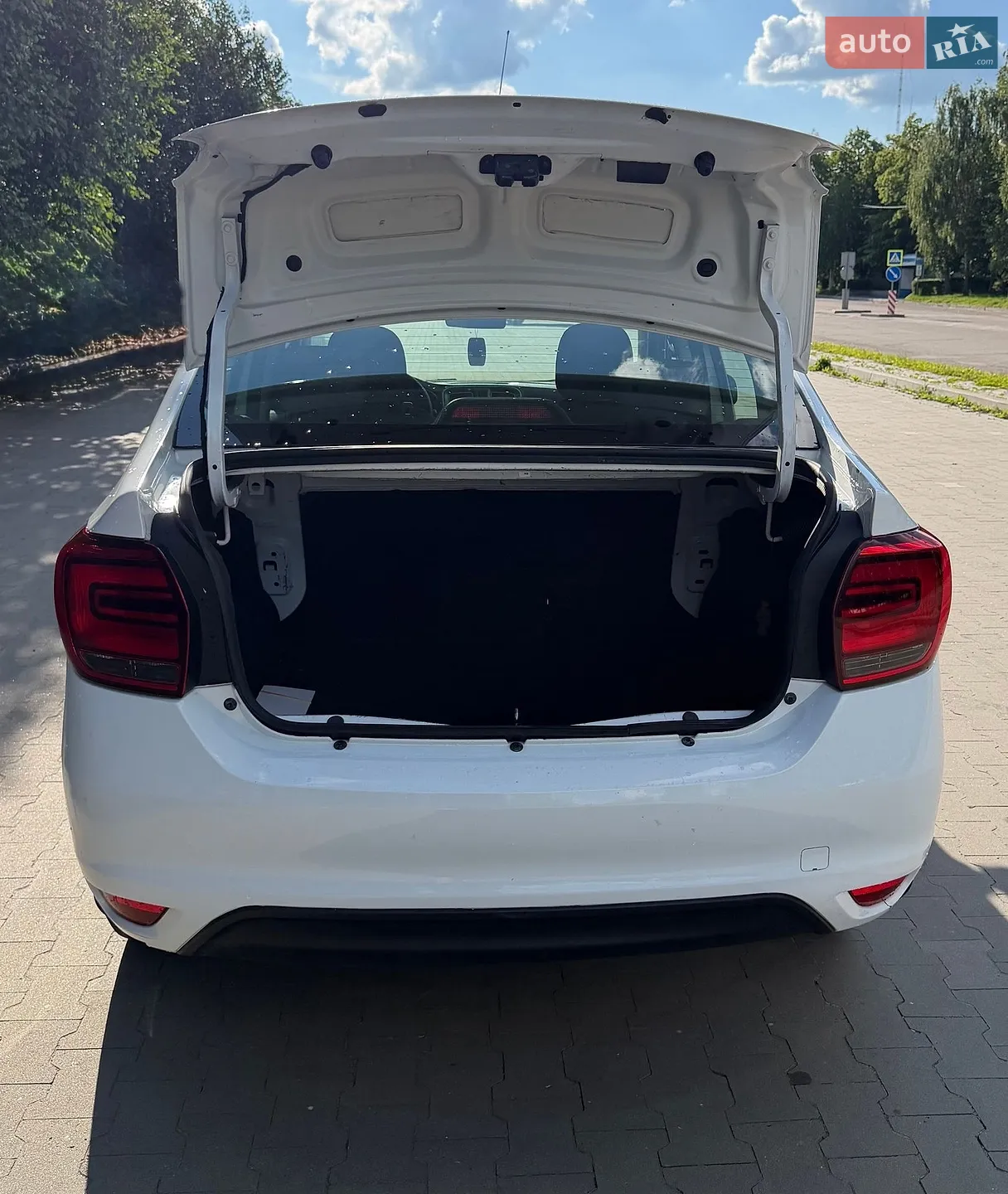 2021 Renault Logan - мініатюра 23