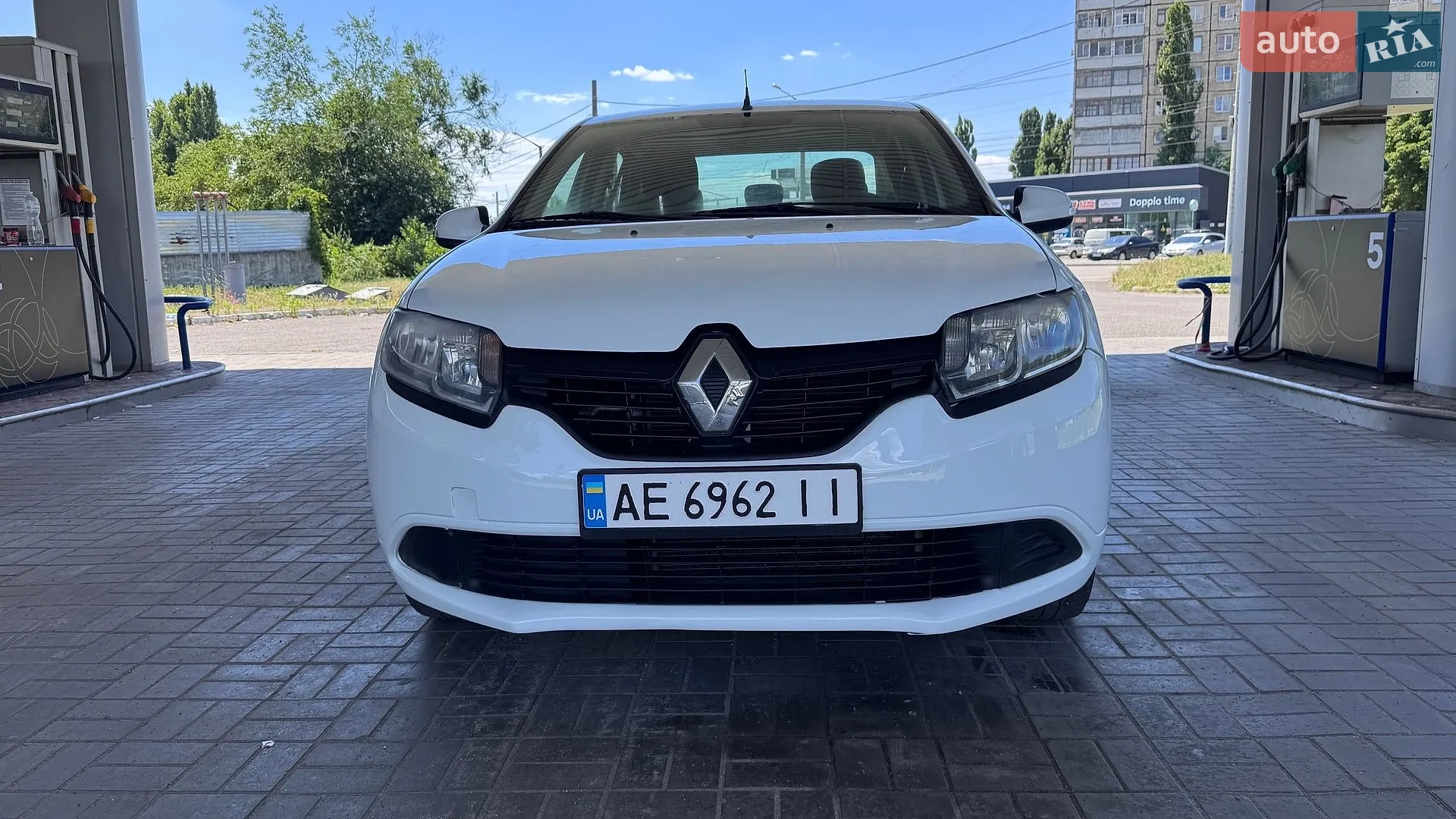 2014 Renault Logan - мініатюра 2