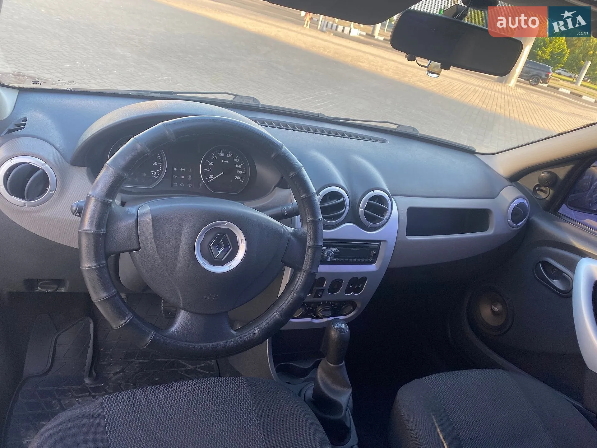 2012 Renault Logan - мініатюра 13