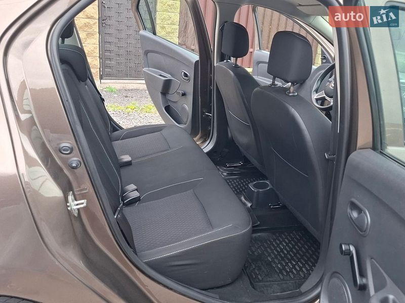 Седан Renault Logan 2017 в Луцке