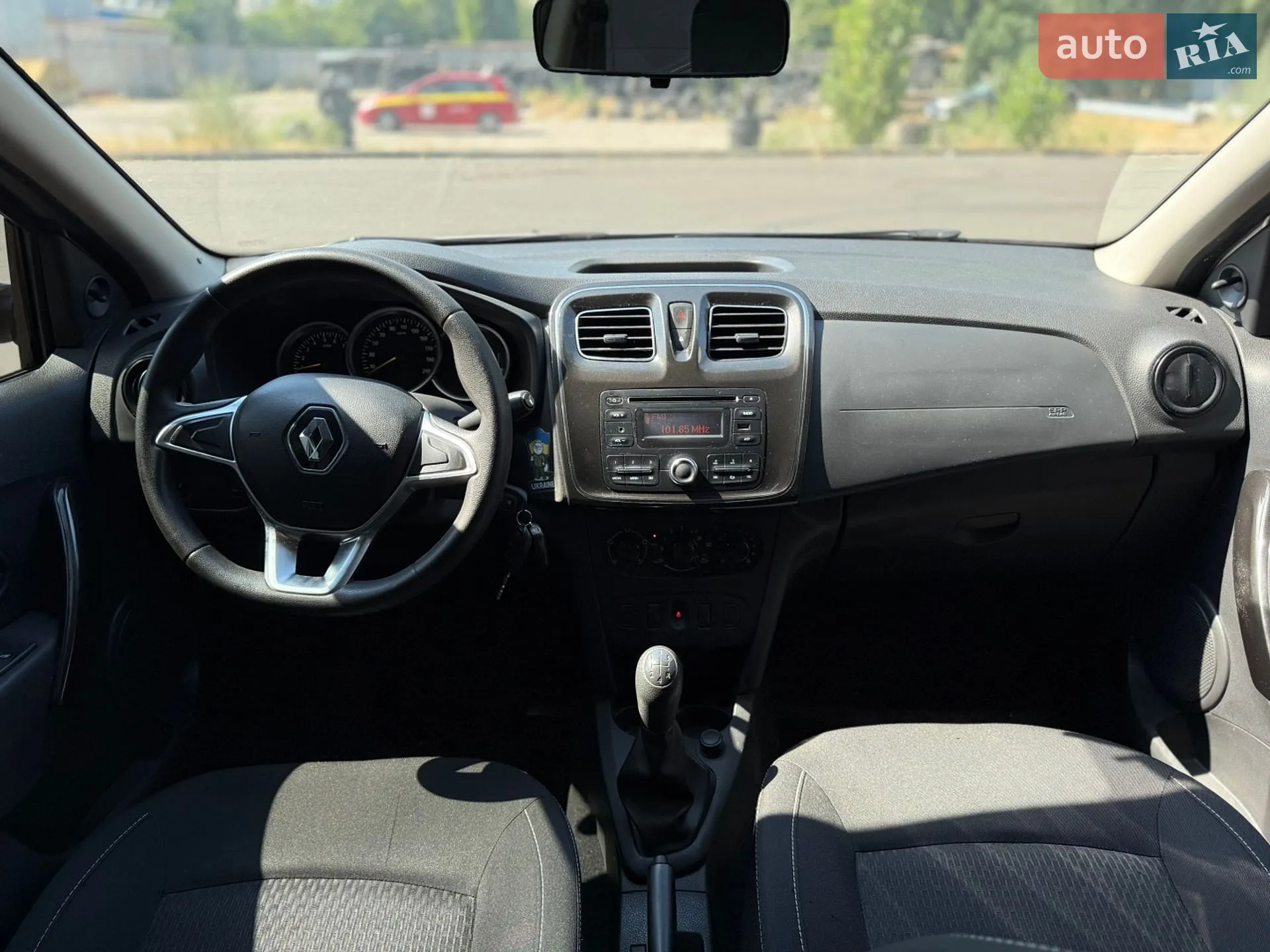2017 Renault Logan - мініатюра 16