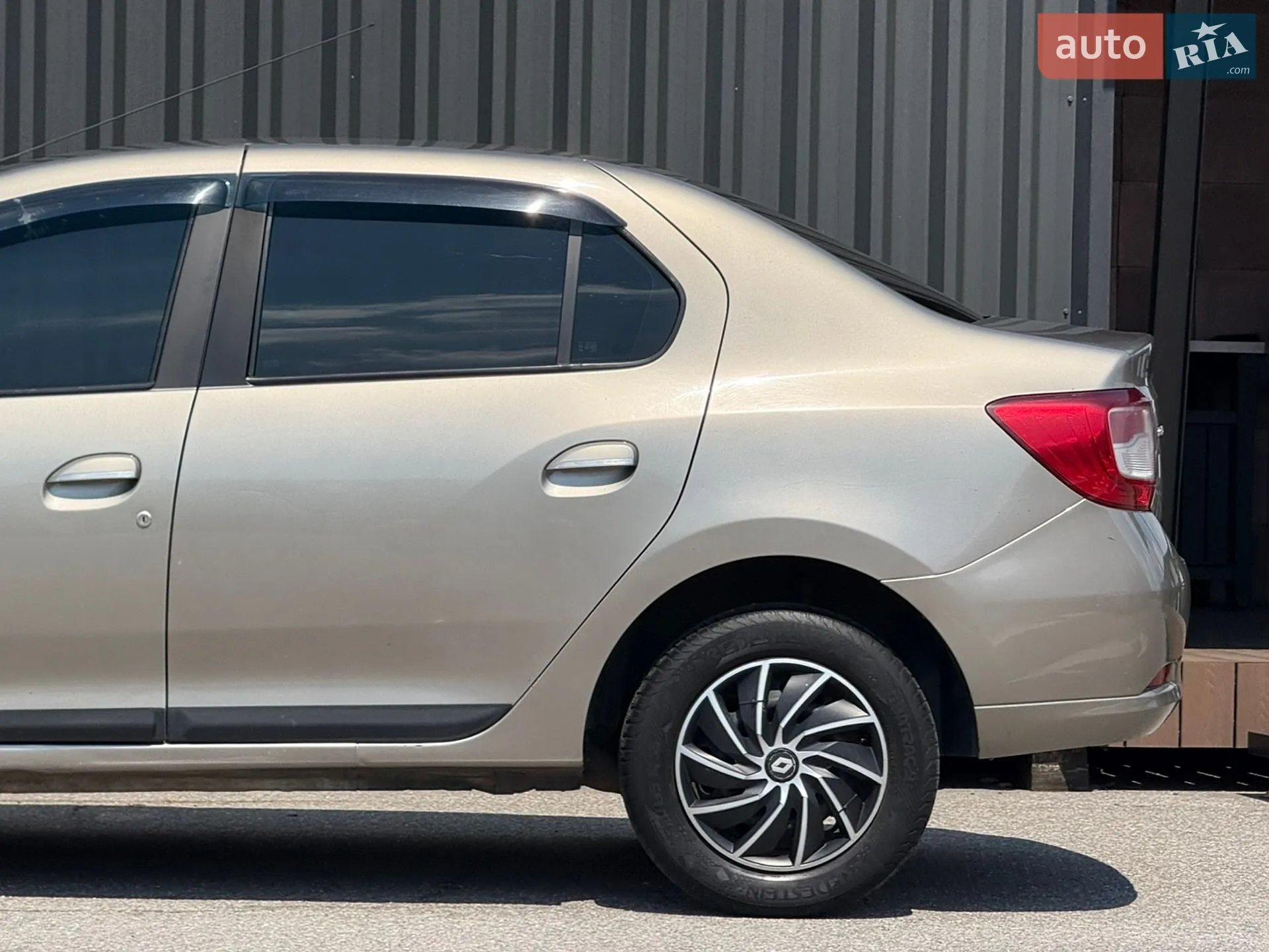 2013 Renault Logan - мініатюра 12